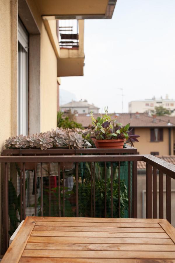 Cozy Lake Como Apartments Valmadrera Esterno foto