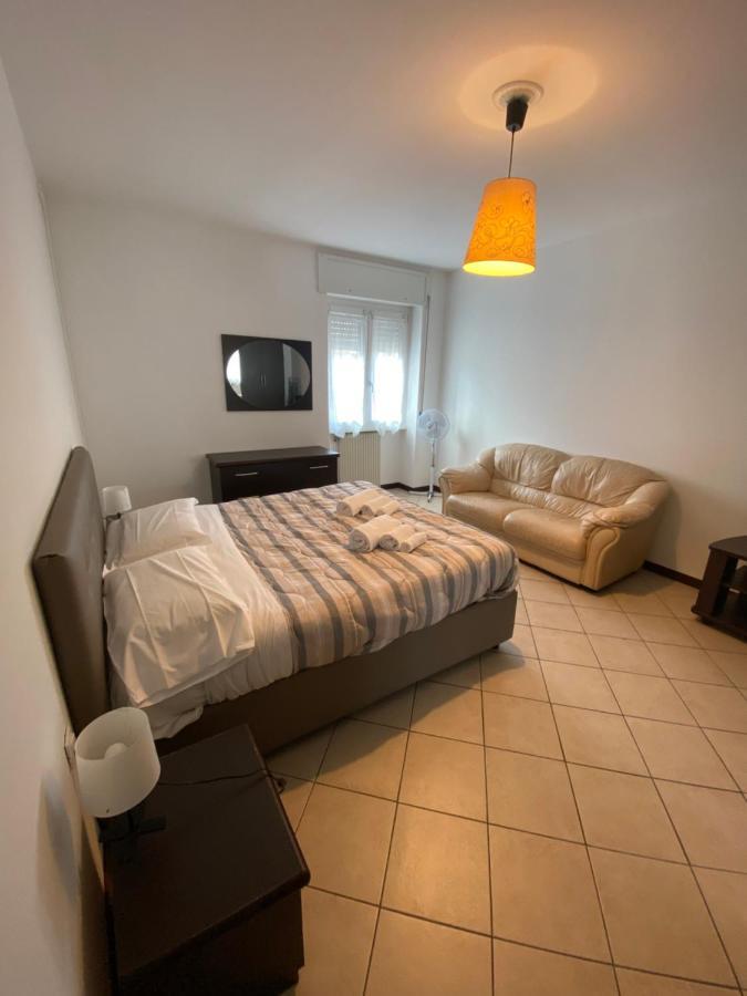Cozy Lake Como Apartments Valmadrera Esterno foto