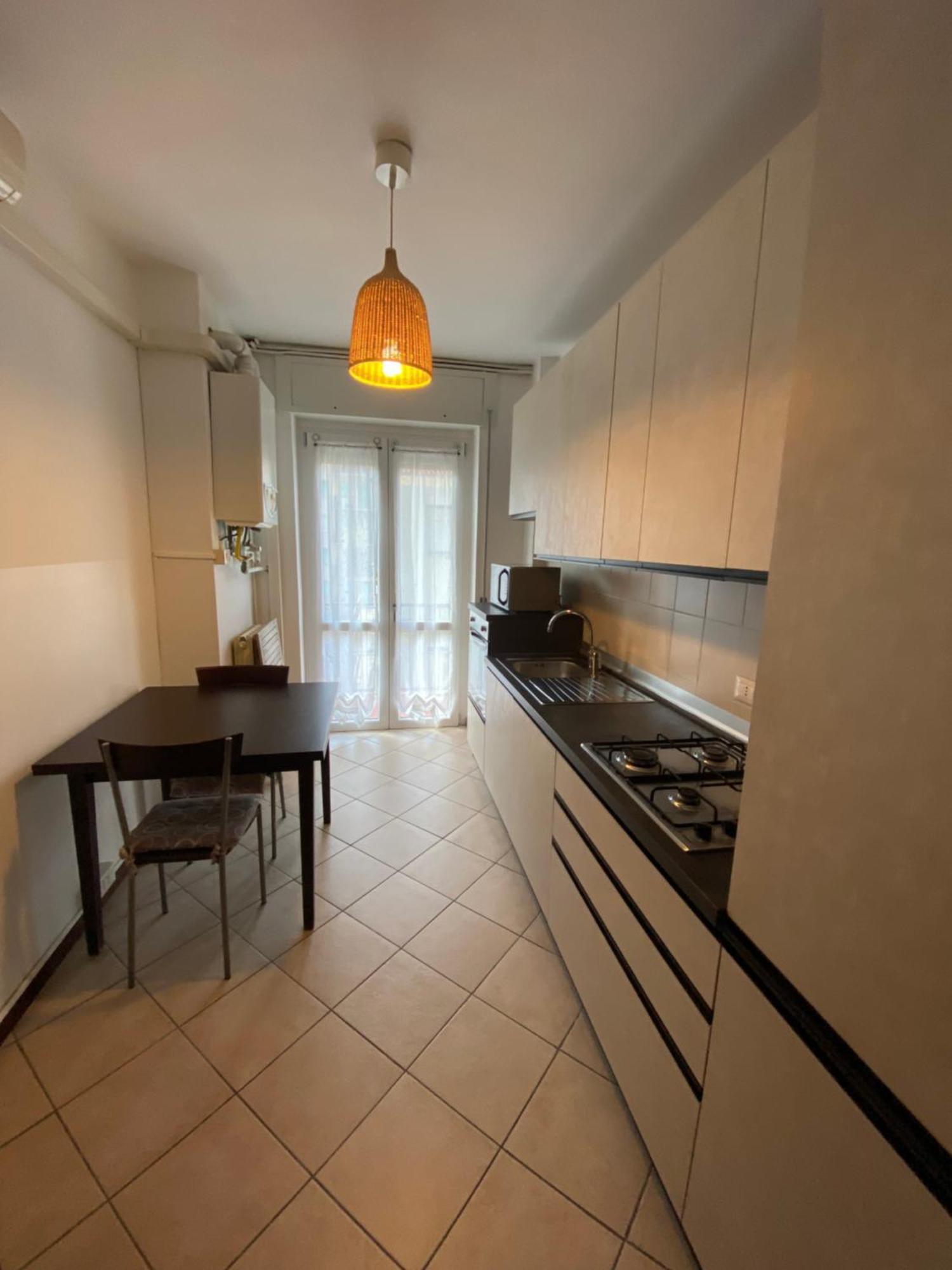 Cozy Lake Como Apartments Valmadrera Esterno foto