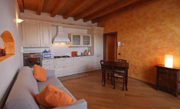 Cozy Lake Como Apartments Valmadrera Esterno foto