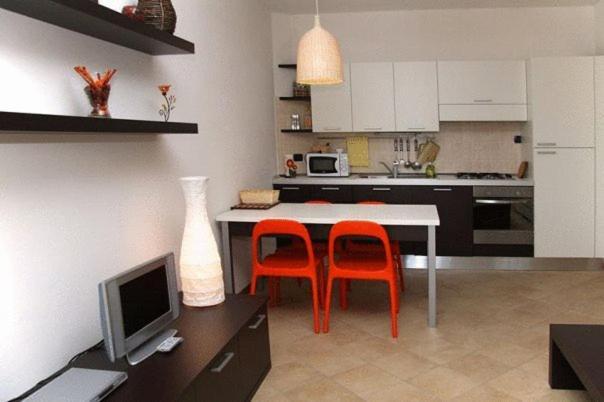 Cozy Lake Como Apartments Valmadrera Esterno foto