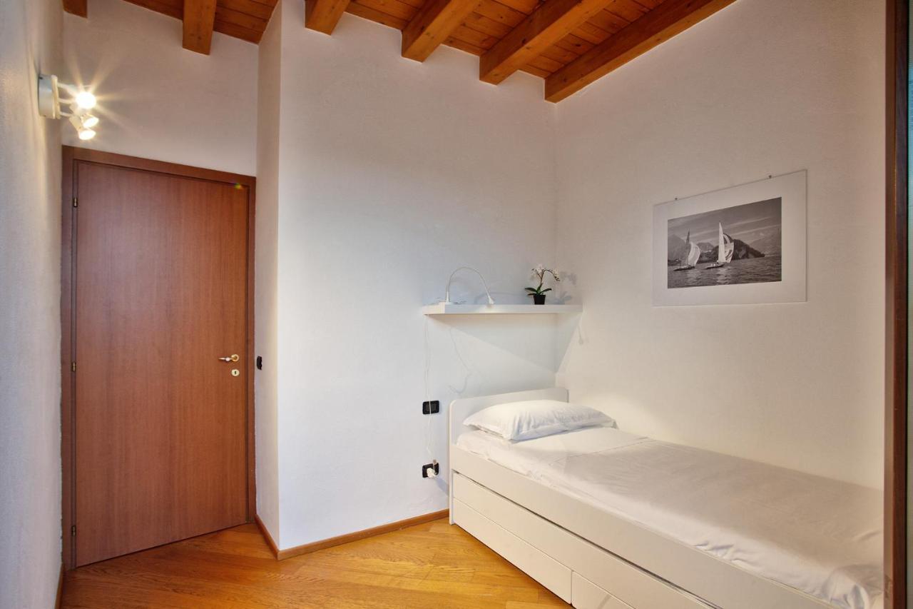Cozy Lake Como Apartments Valmadrera Esterno foto