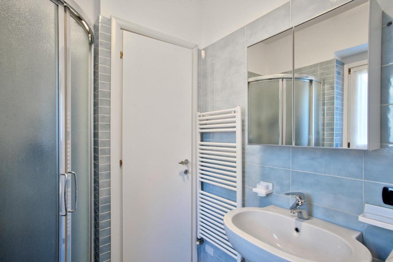 Cozy Lake Como Apartments Valmadrera Esterno foto
