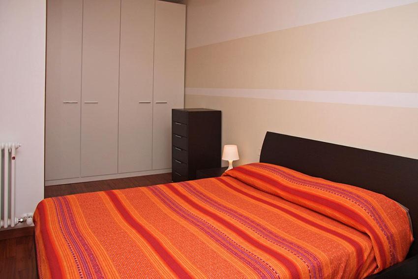 Cozy Lake Como Apartments Valmadrera Esterno foto